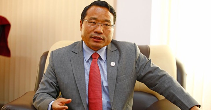चीनमा उपचार गराएर कार्गाे विमान मार्फत नेपाल आउँदै नेता पुन